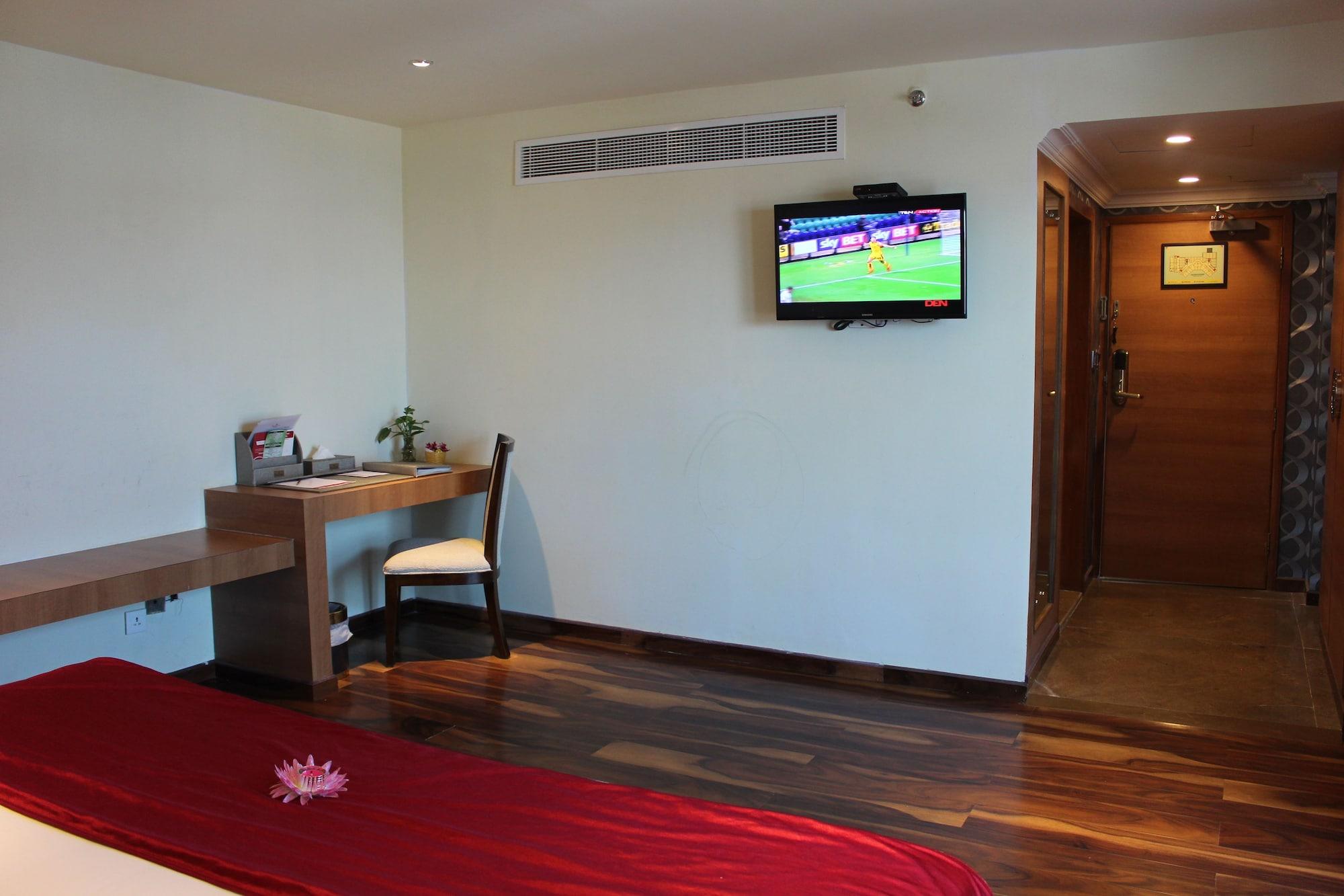 Ramada By Wyndham Alleppey Alappuzha Exterior foto