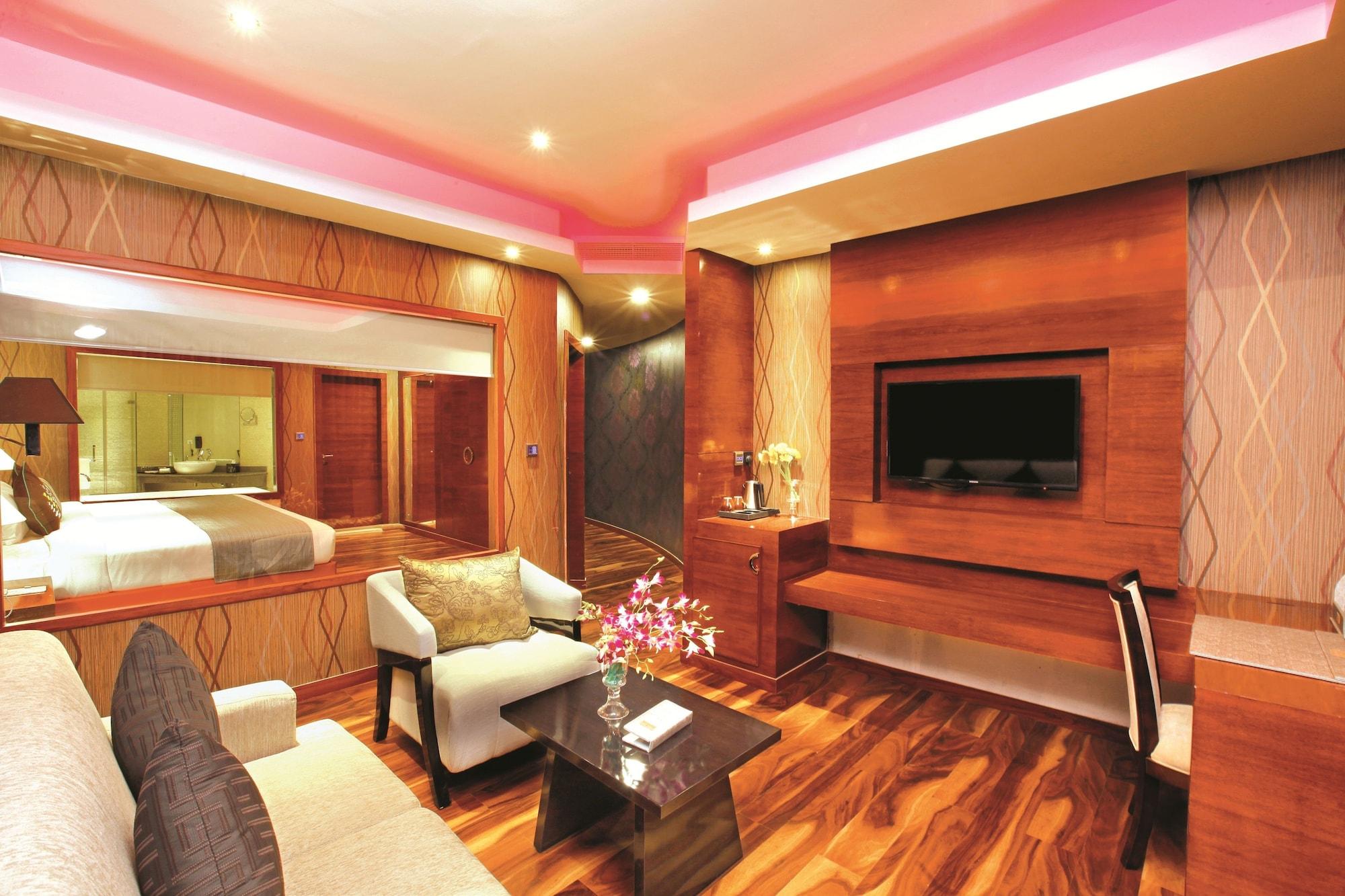 Ramada By Wyndham Alleppey Alappuzha Exterior foto