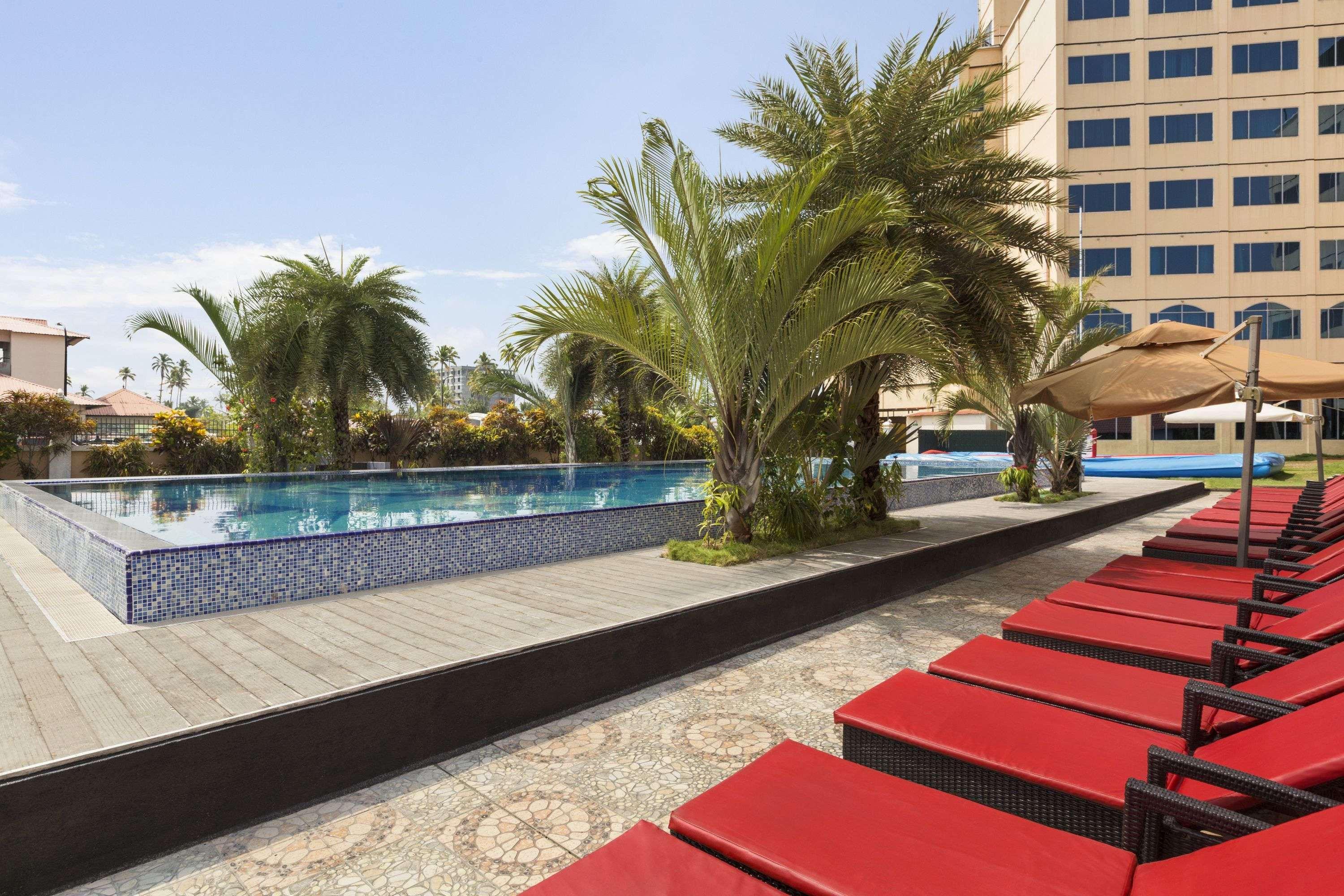 Ramada By Wyndham Alleppey Alappuzha Exterior foto