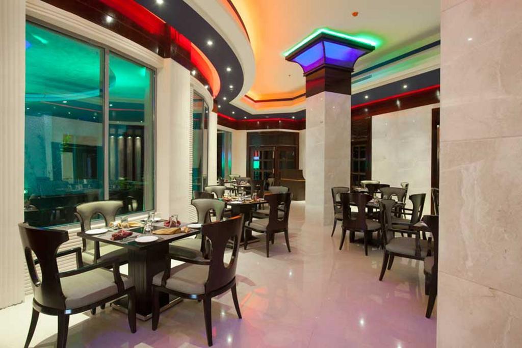 Ramada By Wyndham Alleppey Alappuzha Exterior foto