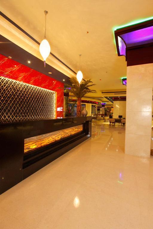 Ramada By Wyndham Alleppey Alappuzha Exterior foto