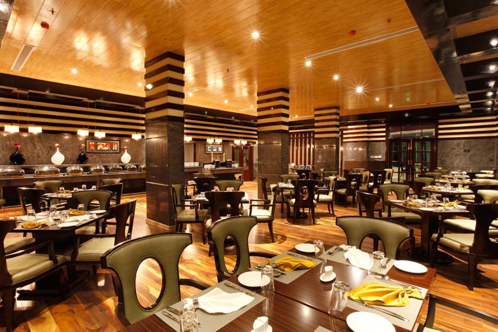 Ramada By Wyndham Alleppey Alappuzha Exterior foto