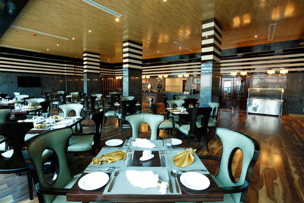 Ramada By Wyndham Alleppey Alappuzha Exterior foto